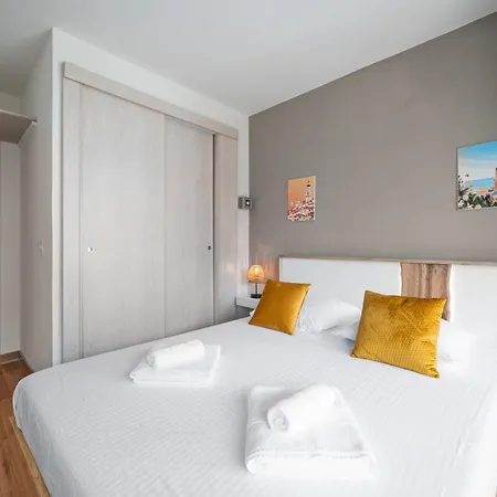 Le Sun - - Piscine Toit Terrasse- Wifi - Appartement Menton